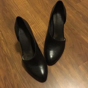 Jodie Asymmetric black heels